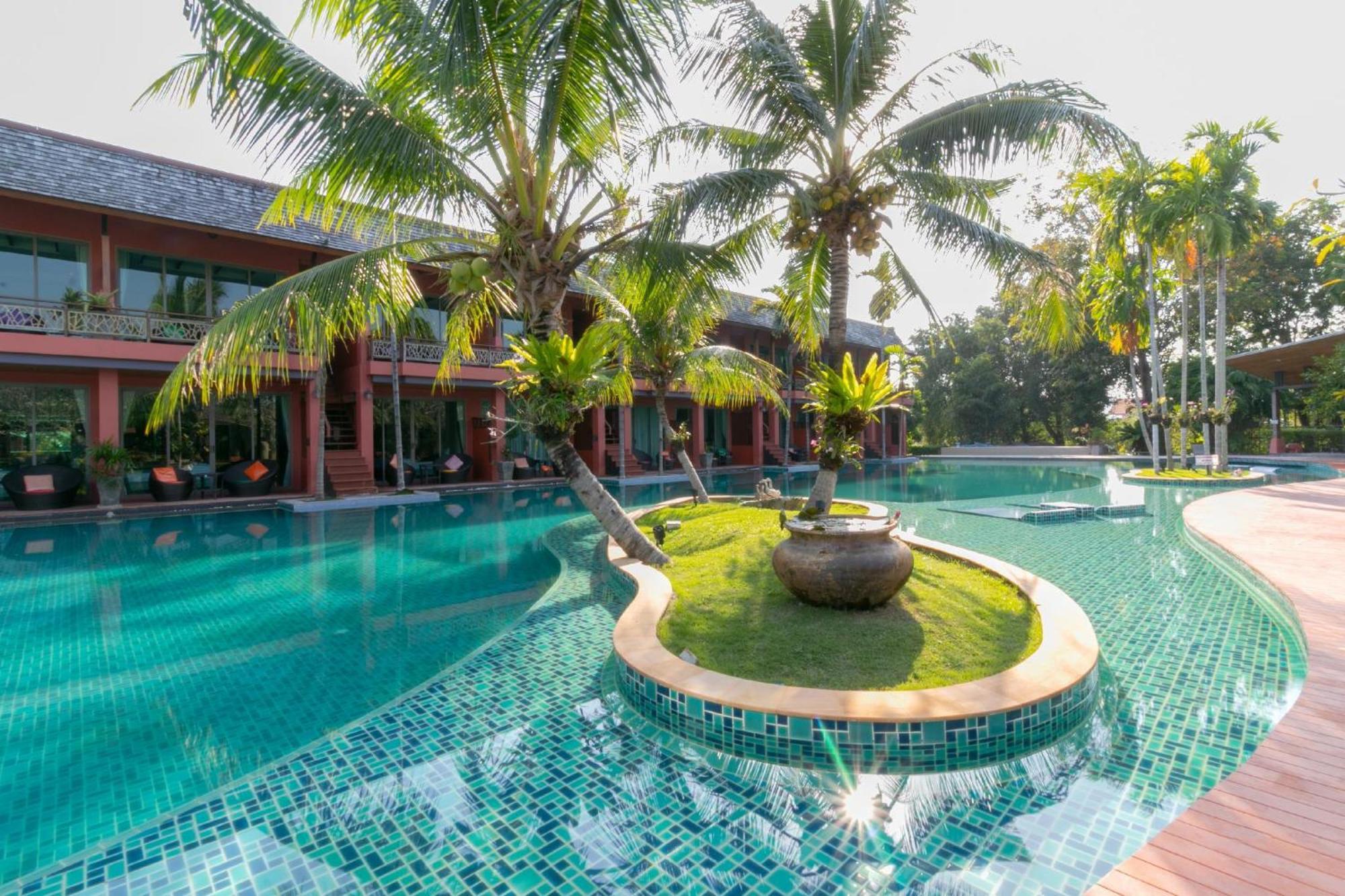 Mai Morn Resort Sha Plus Phuket Екстериор снимка